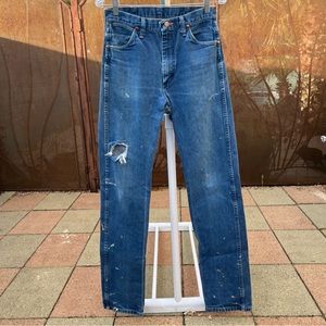 Sweet Distressed Wrangler Jeans - Size 30x38